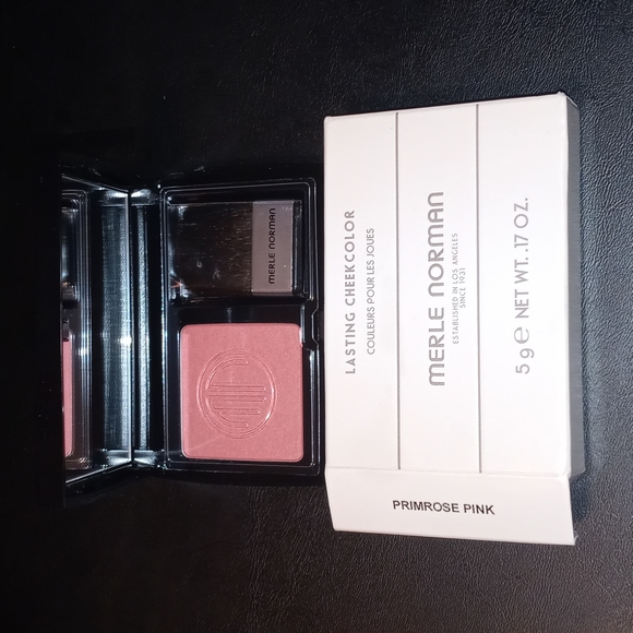 Cheek powder. - Picture 2 of 4